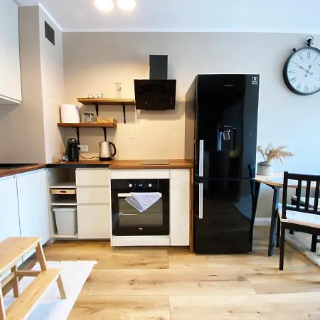 Cashmere Beige Przy Porcie Jachtowym